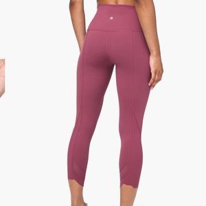 Scallop wunder under high rise leggings